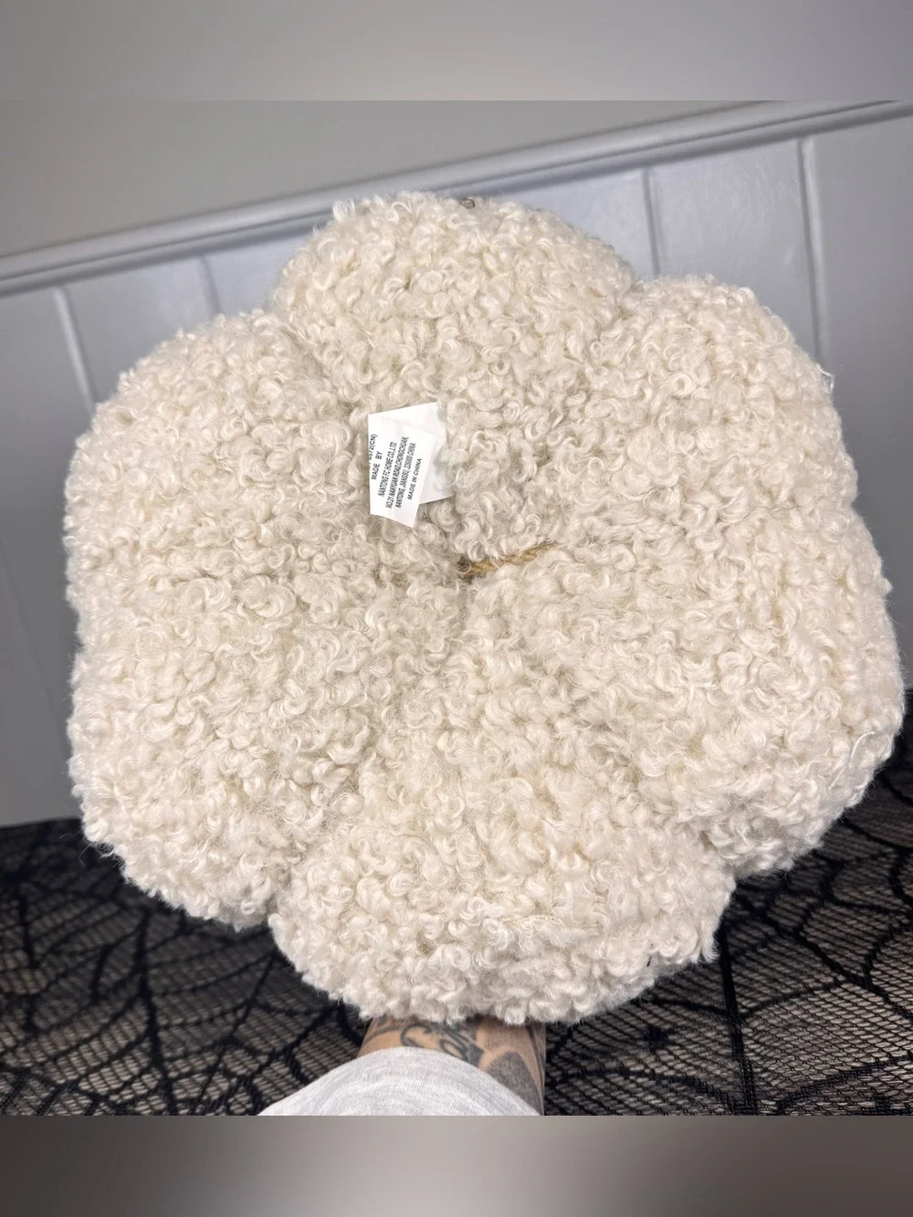 cupcakes & cashmere brand new